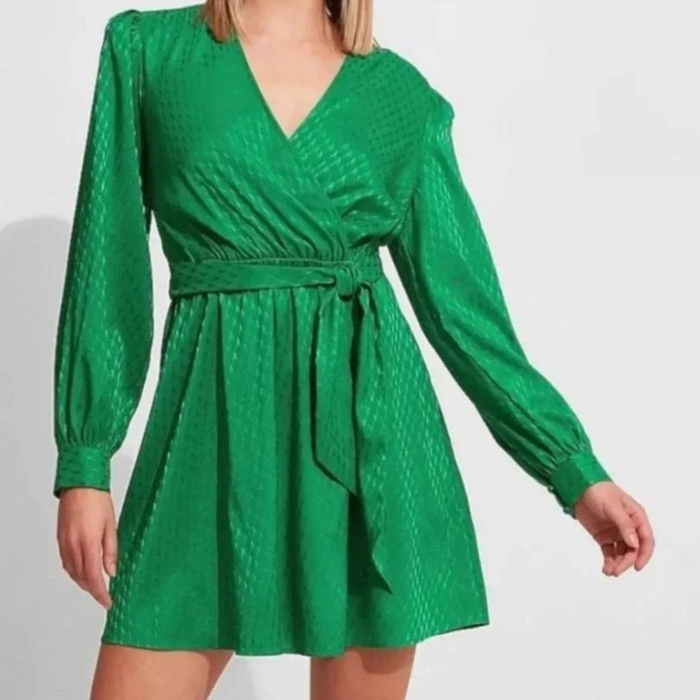 Express Emerald Satin Jacquard Faux Wrap Mini Dress L Belted Long Sleeve Patrick